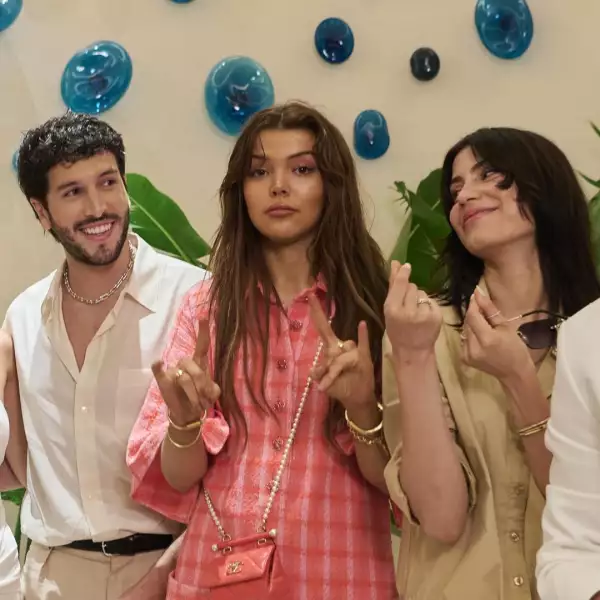 Bu Cuarón coincidió con Sebastián Yatra en un evento de Tiffany en México