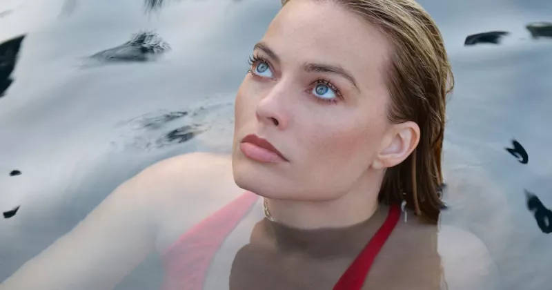 margot robbie chanel 5 .jpg