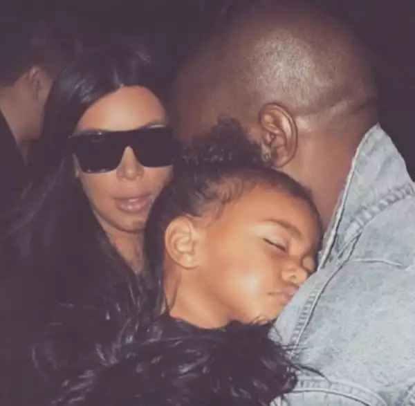La familia West nos cautivó con esta tierna imagen.