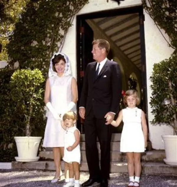 Los niños Kennedy solían divertirse en la casa con ponys.