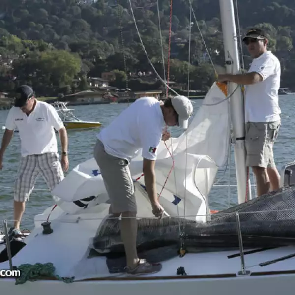 Jean Hossfeld,Patricio Baña,Eduardo Porter