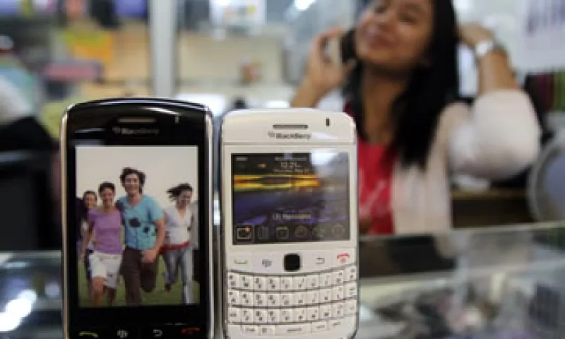 La iniciativa podría permitirle a RIM beneficiarse de los 620 millones de usuarios de China Mobile. (Foto: AP)