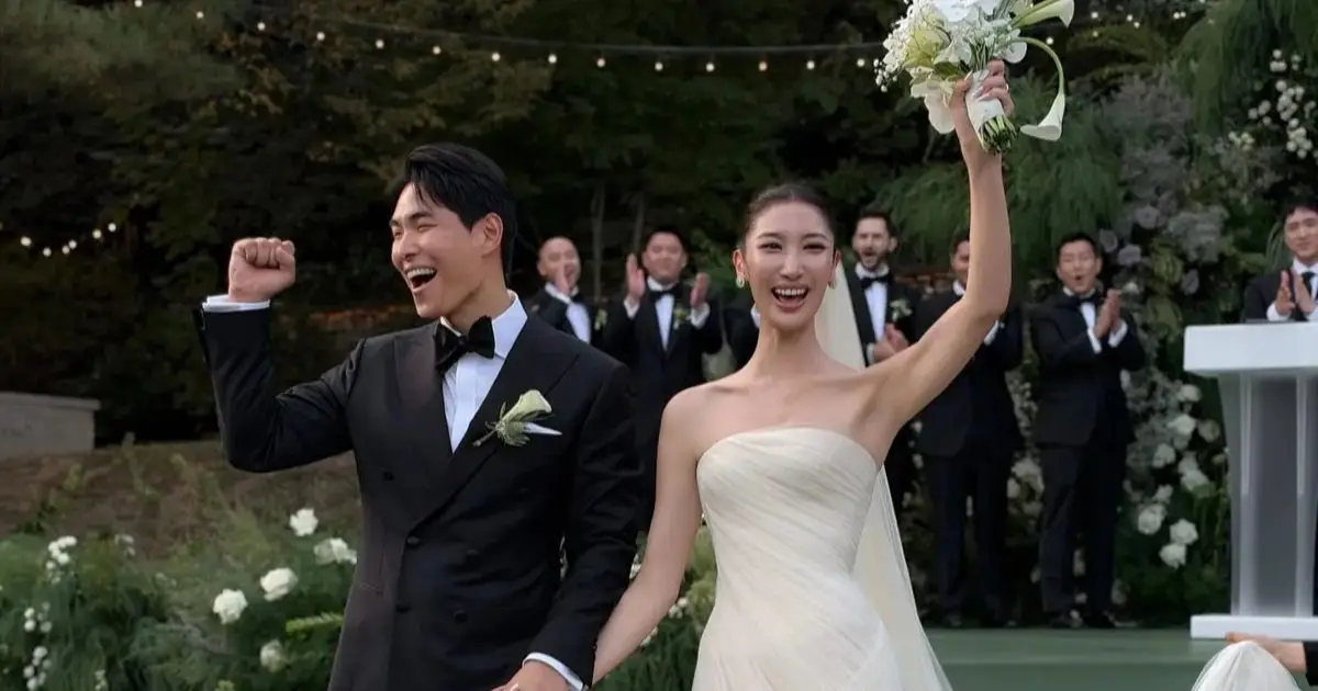 Sam Kim y EJAE