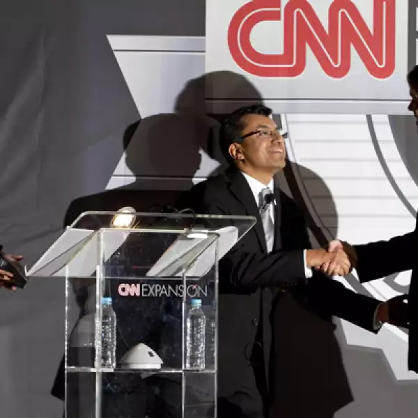 La aerolínea Volaris ganó dentro de la categoría ‘Turismo’. Holger Blankestein, director comercial, aceptó el premio.