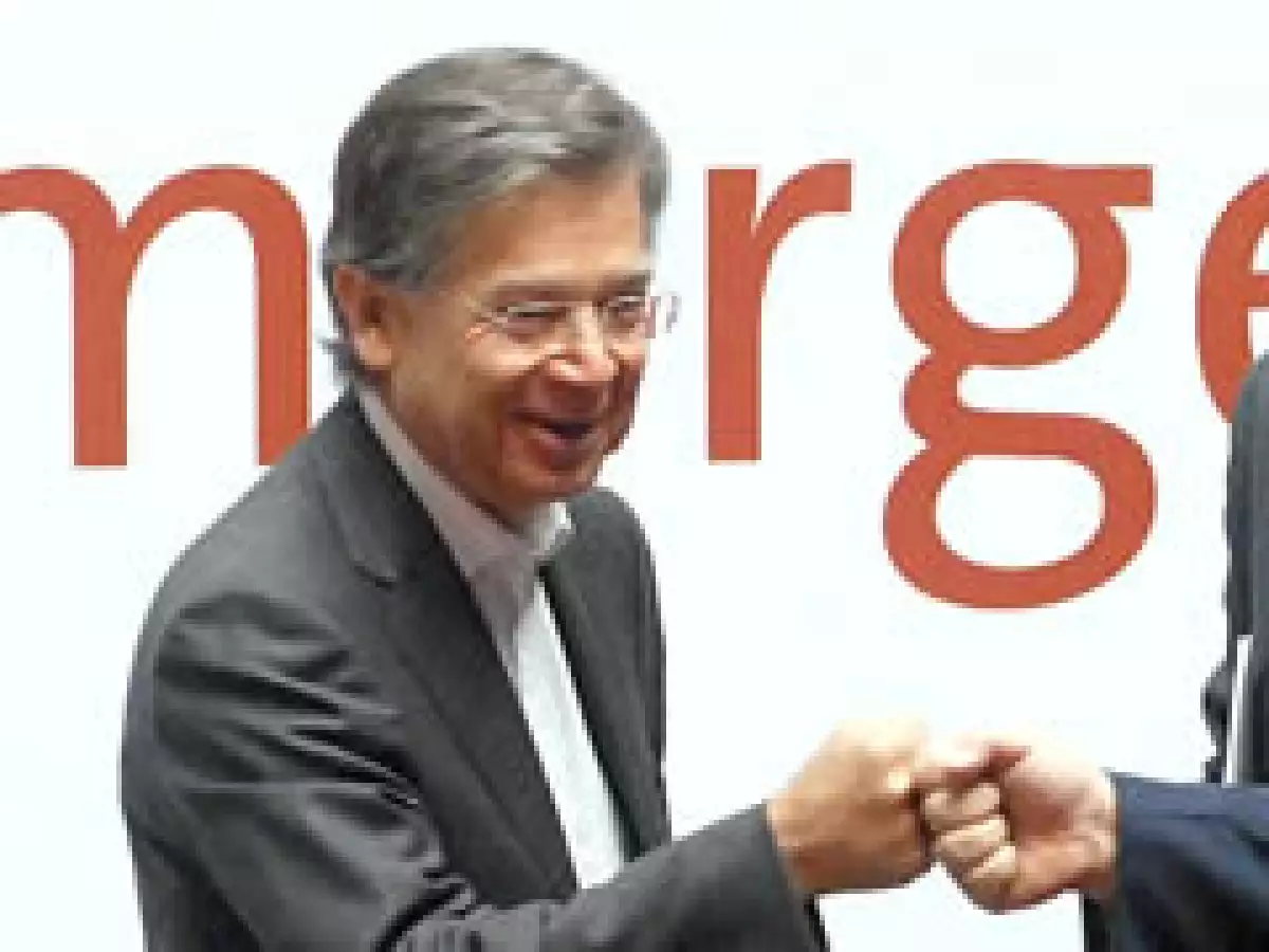 El director de Nafin y Bancomext dice apoyar y no rescatar a las empresas. (Foto: Notimex)