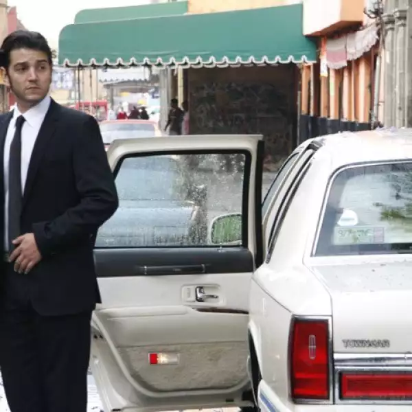 Diego Luna interpreta a Gabriel un hombre aparentemente frío, se encarga de los trabajos sucios de Félix (José María Yazpik), pero con la condición de no hacer daño nunca a ninguna mujer.