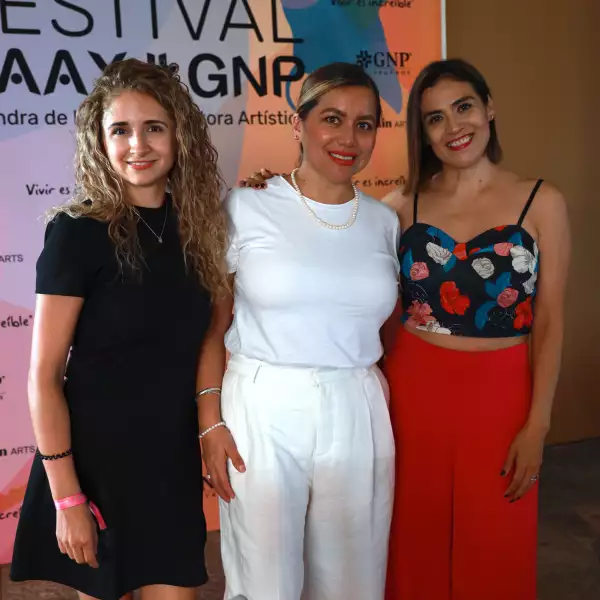 Gabriela Maldonado , Mayra Valenzo y Lili Danel 