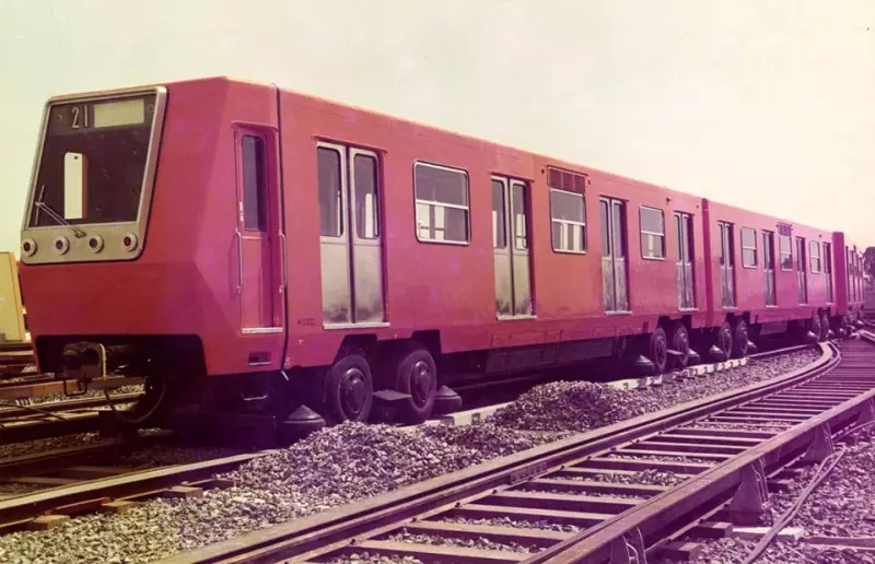 Uno de los primeros trenes modelo MP-68, fabricados por Alstom, en los talleres de Zaragoza del Metro del entonces Distrito Federal.