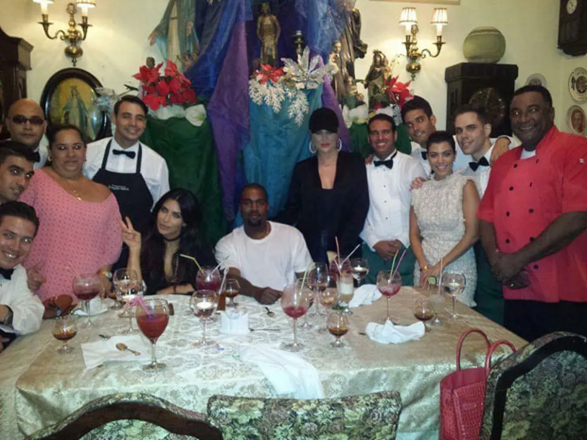Además de visitar museos, la familia comió en el mismo restaruante en el que comió Obama hace unos meses.