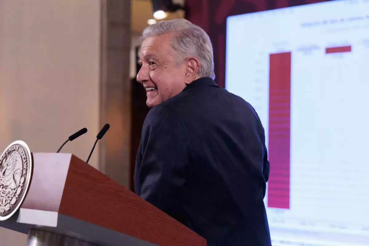 AMLO-defiende-FA-.jpeg