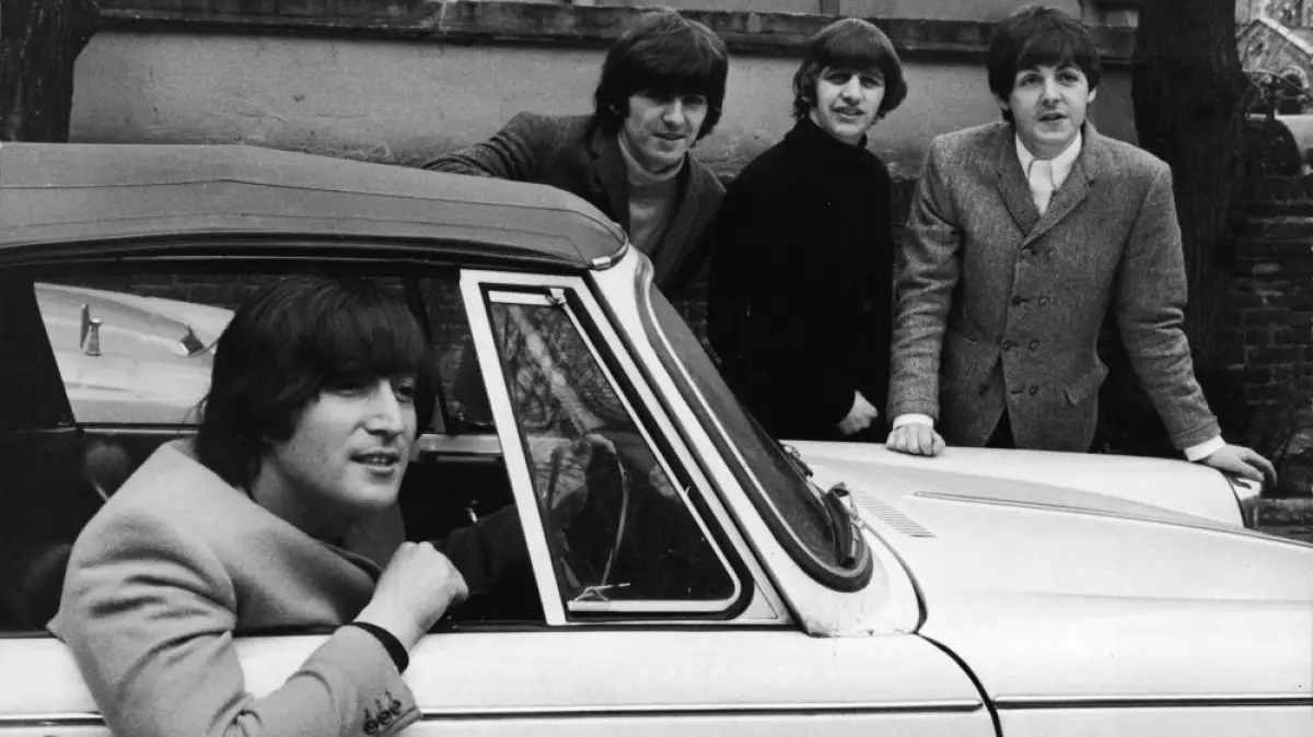 The Beatles subastan autos