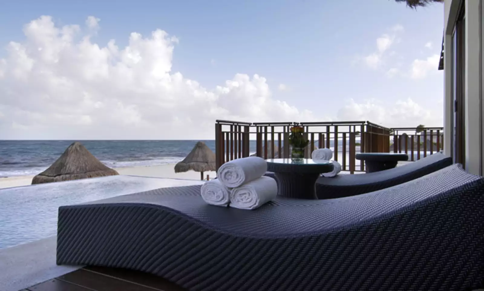 En este lugar se ubica un desarrollo único compuesto por cuatro hoteles de lujo, cada uno de los cuales cuenta con una extensa variedad de experiencias culinarias y de spa.