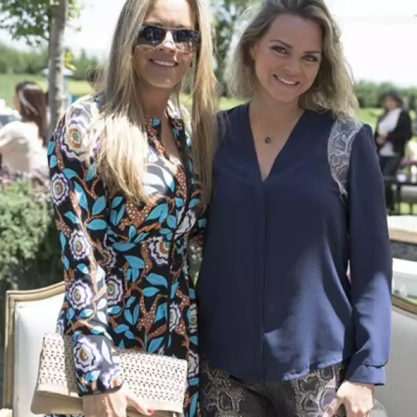 Vida Vega y Mónica Sales