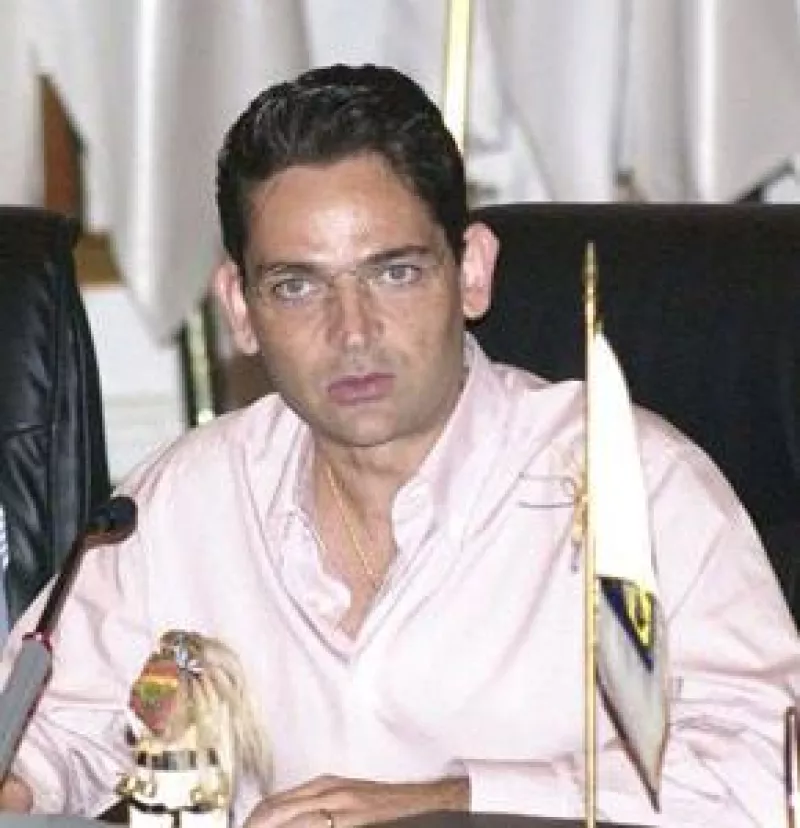 El Secretario de Gobernación viajaba en el jet que se estrelló anoche al poniente de la Ciudad de México.