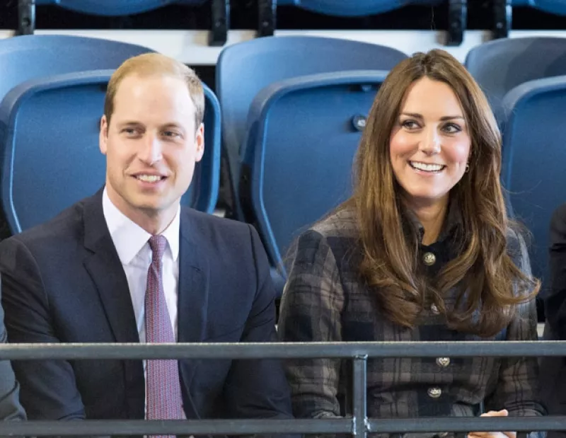 El compositor del tema de la boda real entre Kate y Guillermo, Paul Mealor ha decidido quedarse cerca de los royals componiendo un tema para el futuro rey del Reino Unido.