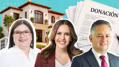 Imelda Castro Castro, Clara Luz Flores y Santiago Nieto. Al fondo una propiedad y una documento de donación. 