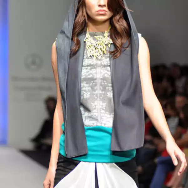 Pasarela Contempo