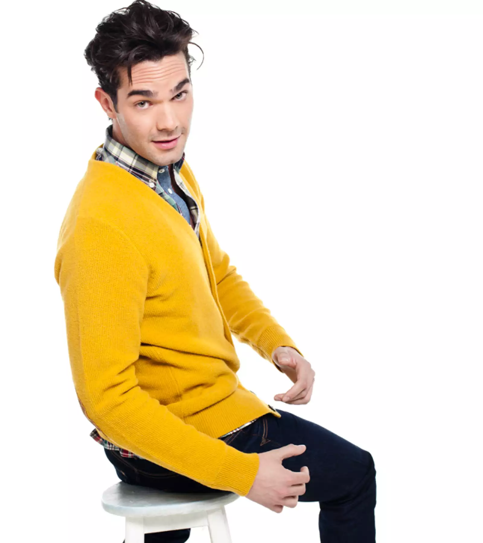 Carlos Athié demuestra que su época favorita del año es la Navidad.