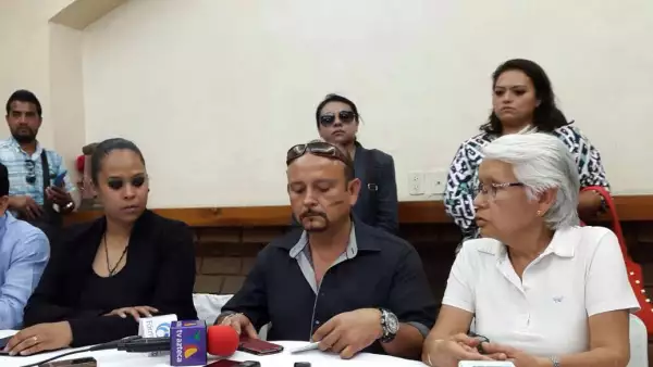 Carlos León Monterrubio, quien busca convertirse en presidente municipal de Tlacolula de Matamoros, sufrió un atentado previo a las elecciones.