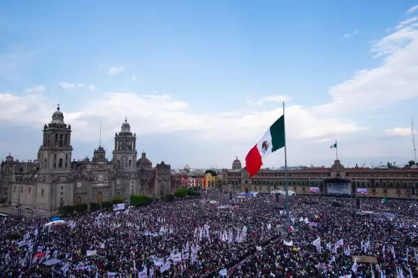 amlo-zocalo-18-marzo.jpeg