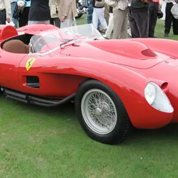 El estilo del 250 TR está inspirado en los Fórmula Uno de los años 50, según declaraciones de su creador, Sergio Scaglietti. Recientemente, un Ferrari 250 TR 1957 fue subastado por 16 millones de dólares.