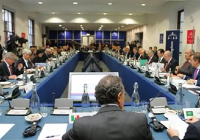 El grupo aún no acuerda las medidas para limitar los pagos de bonos en los bancos (Foto: Reuters)