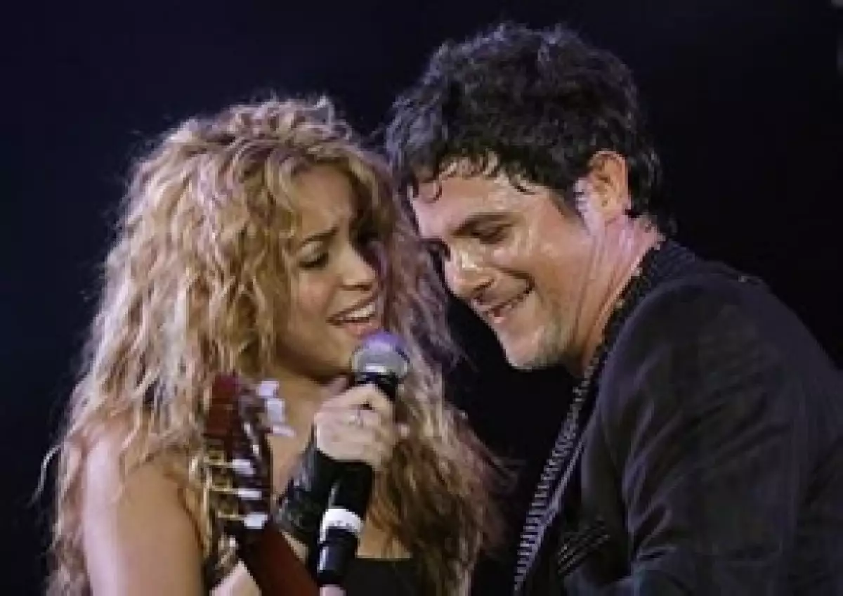 El cantante español tiene cerca de ocho millones de seguidores en Twitter y hoy en su cumpleaños ha recibido miles de felicitaciones, incluyendo la de la colombiana.