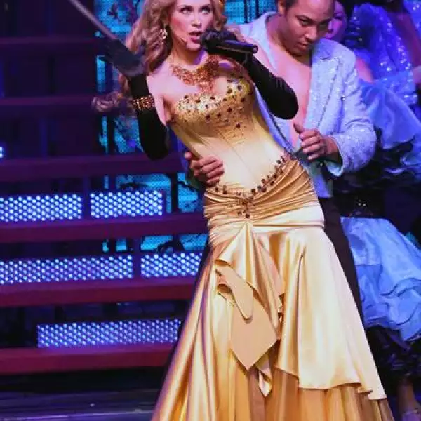 Escenas de la Obra Perfume De Gardenia