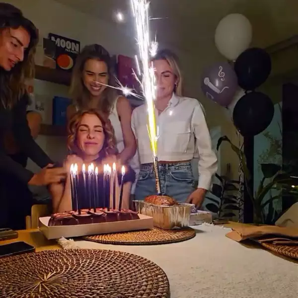 Regina Murguía celebra por adelantado su cumpleaños 40 rodeada de sus amigas