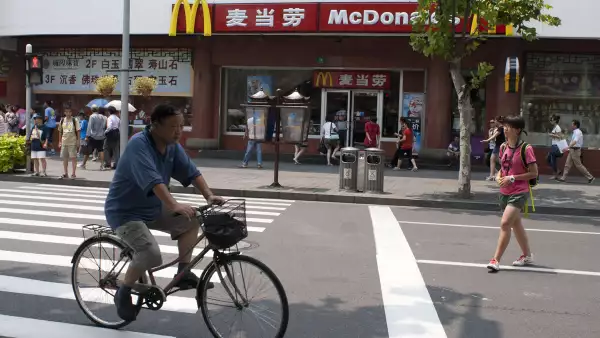 La proporción de empresas que planean expandir sus operaciones en China ha caído