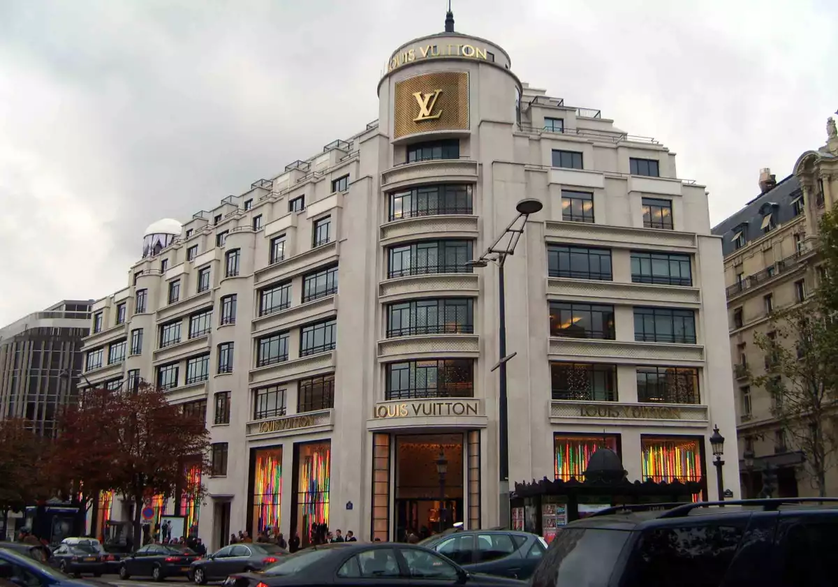 Louis Vuitton Store