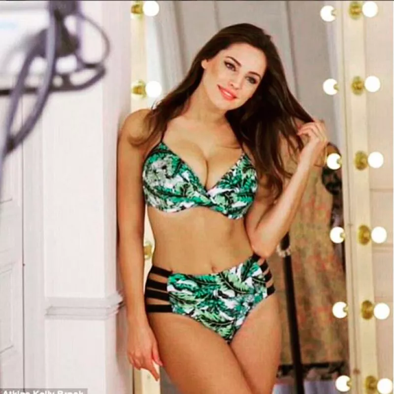 Las universidades de Texas, Aberdeen y Gdansk coinciden en que existe una mujer que representa tal "perfección" y se trata de la modelo y diseñadora de trajes de baño Kelly Brook.