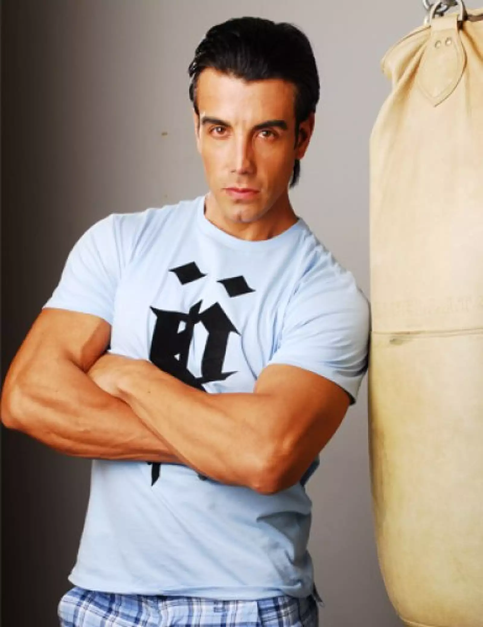 David Barragán nos cuenta que una o dos semana antes de ir a la playa es básico ir dejando los carbohidratos como harinas, pastas, dulces y comida chatarra y dar preferencia a frutas y verduras, perfectas para cuidar la línea y además tener la piel siempr