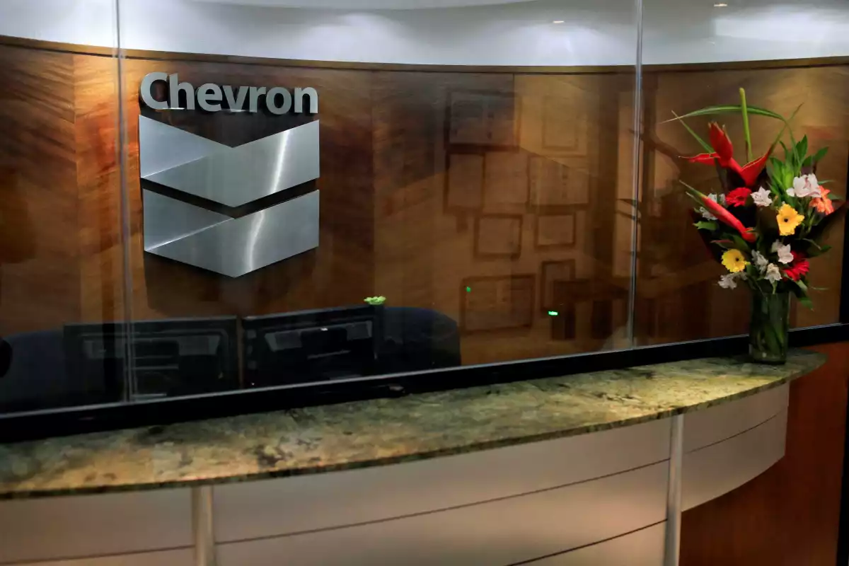 EU emite licencia ampliada a Chevron