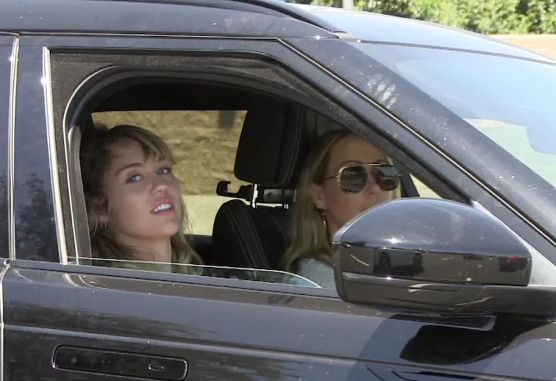 Miley Cyrus, Tish Cyrus