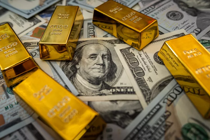 Oro alcanza nuevo máximo histórico