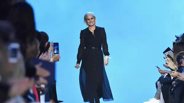 Christian Dior : Runway - Paris Fashion Week Womenswear Fall/Winter 2017/2018