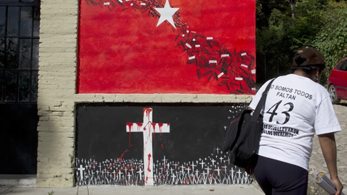 Madre de normalista de Ayotzinapa desaparecido