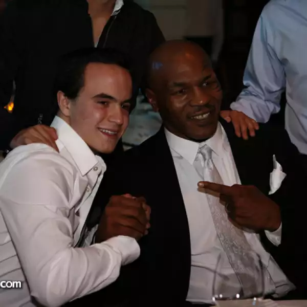Héctor Sulaimán y Mike Tyson
