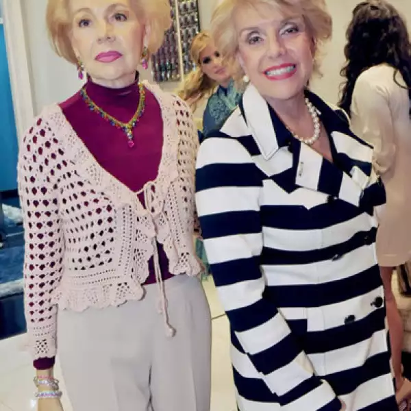 Alo Flores de González y Lilia Flores de Otero