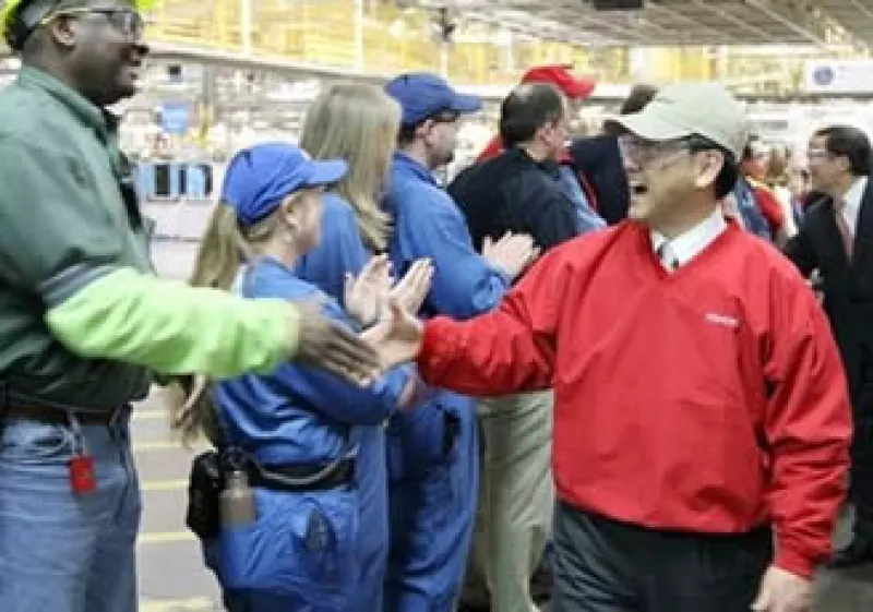 El presidente de Toyota, Akio Toyoda, visita plantas de producción en EU. (Foto: AP)