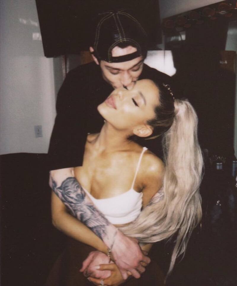 Ariana Grande y Pete Davidson se comprometen