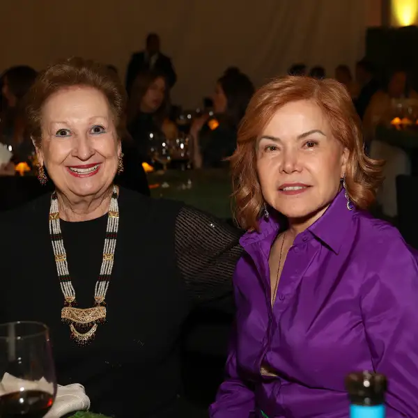 Alejandra Sada y Esther Cueva de Sada 