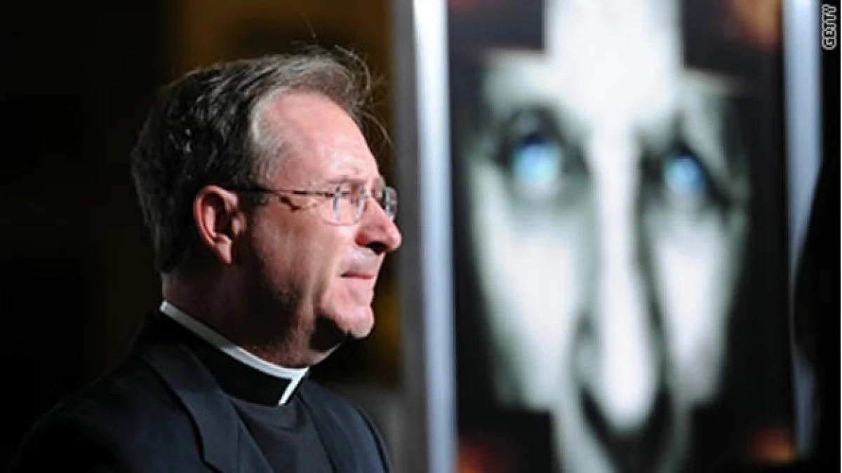 Rito_pelicula_sacerdote_foreman