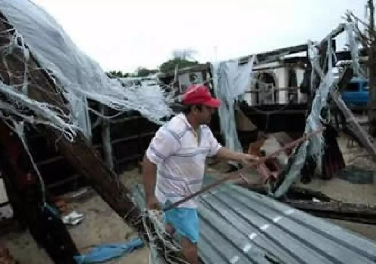 Tras el paso de Jimena como huracán, diversas localidades en Baja California quedaron incomunicadas. (Foto: Reuters)