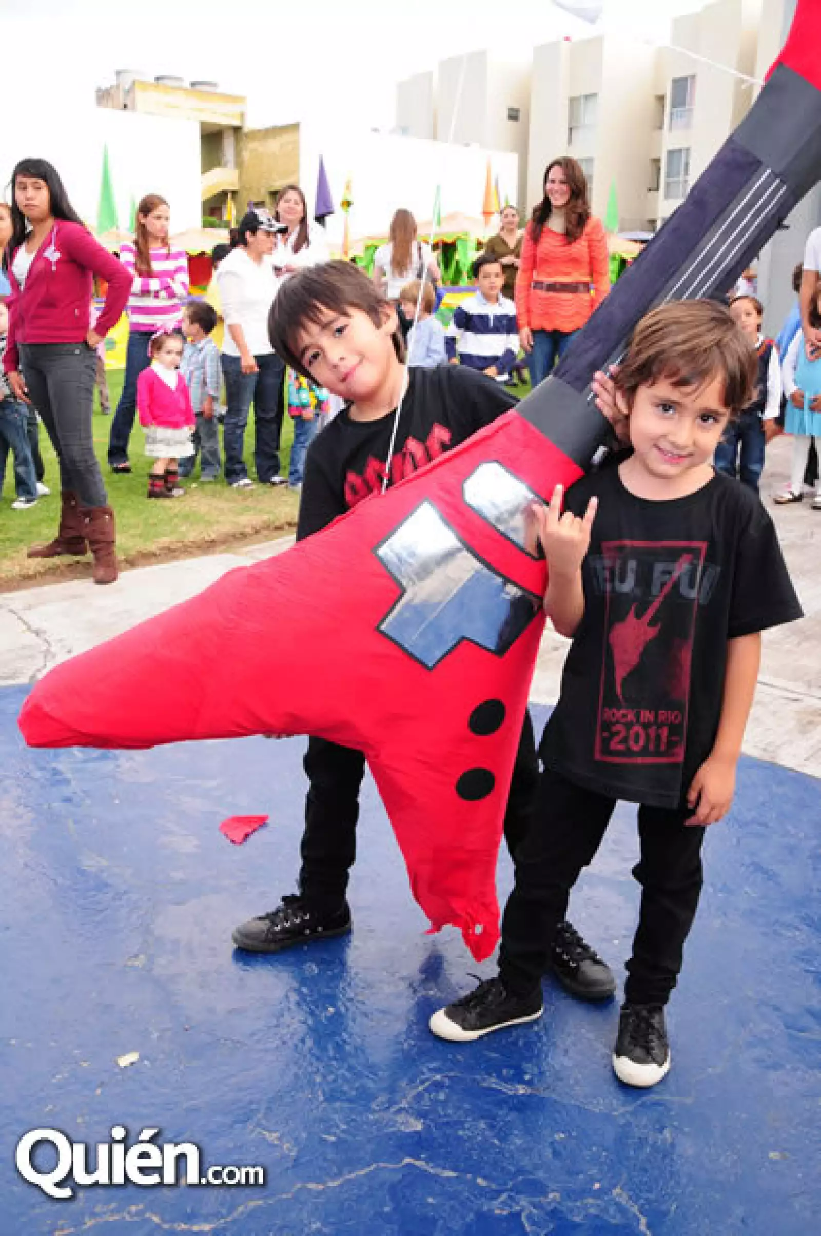 Antonio Flores,Jorge Flores