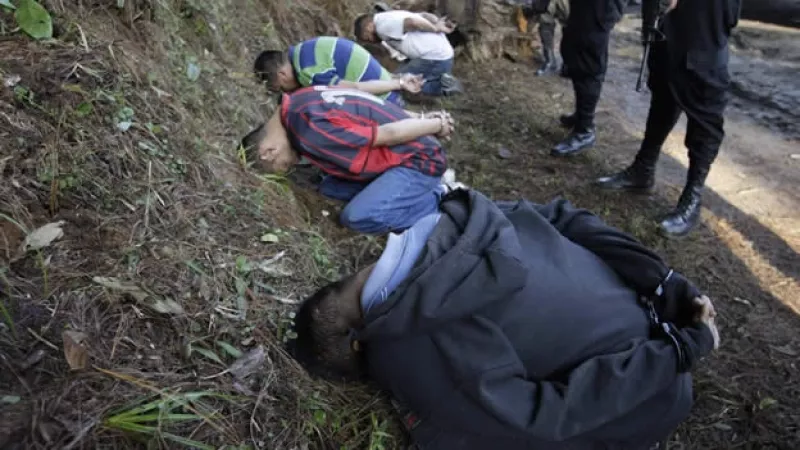 Policía detiene a presuntos zetas en Coban, Alta Verapaz