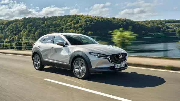 8-Mazda CX-30.jpeg