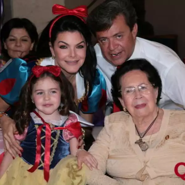 Mariana Peralta, Mariana Peralta, Carlos Peralta, María Quintana