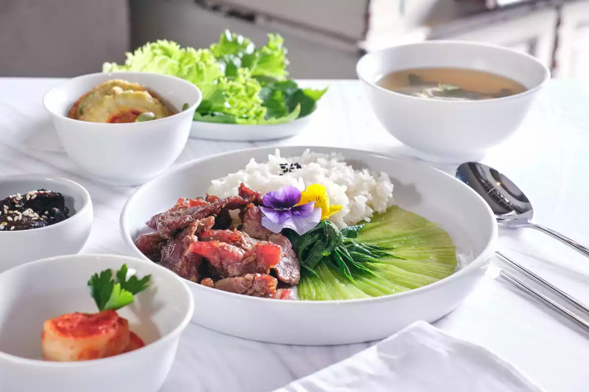 aeromexico presenta nuevo menu para su ruta a seul